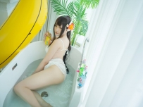 沐浴泳装【注册可看高清大图】